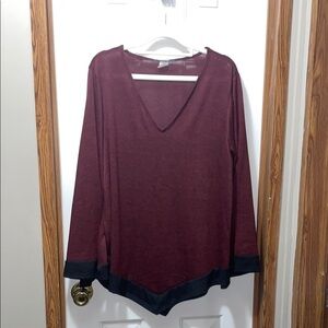 70. Arabella Red and Black Asymmetrical Long Sleeve Sweater 2X EUC